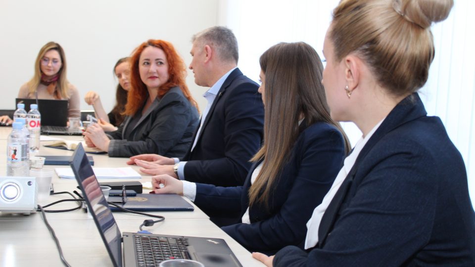 179772BB-9838-4FA9-9889-45CF2872CD4A